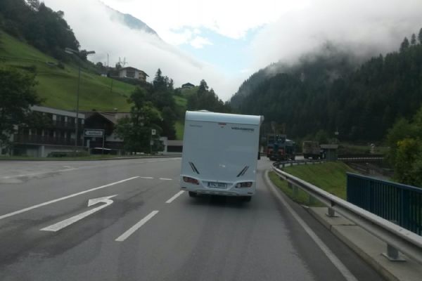 Nezapomenutelný zážitek na vysokohorské silnici v Alpách (Timmelsjoch, Passo del Rombo)